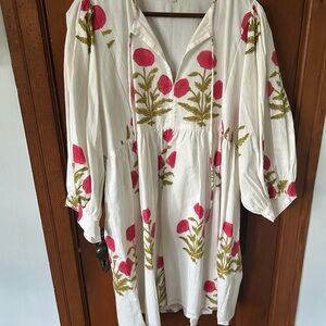 White Mini Dress with Peter Pan Collar and Relaxed Fit